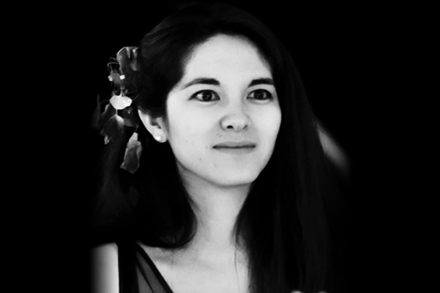 Miya Tokumitsu é curadora e escritora com doutorado em história da arte pela Universidade da Pensilvânia. Ela é editora colaboradora da Jacobin e autora de Do What You Love: And Other Lies about Success & Happiness (Faça o que você ama: e outras mentiras sobre sucesso e felicidade.) . Foto© Kene Sperry