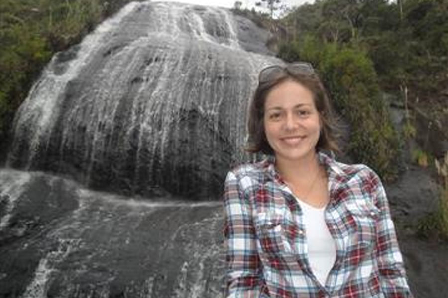 Mônica Monteiro Klein, bióloga, especialista em Administração de Empresas com ênfase em Meio Ambiente pela FGV e mestre pela ESCAS – Escola Superior de Conservação Ambiental e Sustentabilidade